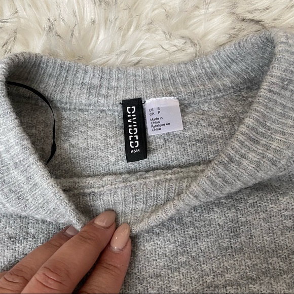 H&M sweater (small) - Picture 3 of 5
